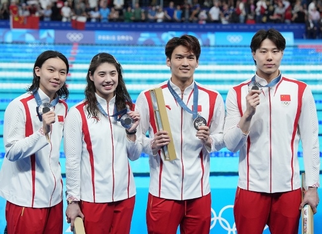 奥运8月4日赛程:樊振东求夺冠,德约复仇阿卡?中国女排焦点战