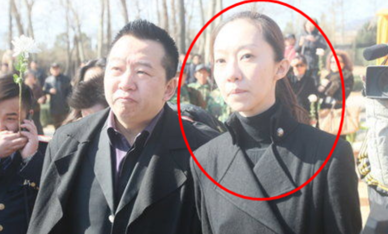 78岁侯耀华首次开直播,承认了四件事情,还谈到了女徒弟与何云伟