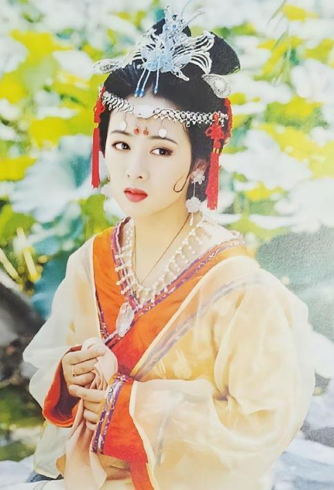 经超夫妇被偶遇42岁小李琳和杜冰雁时期无变化比老公还年轻