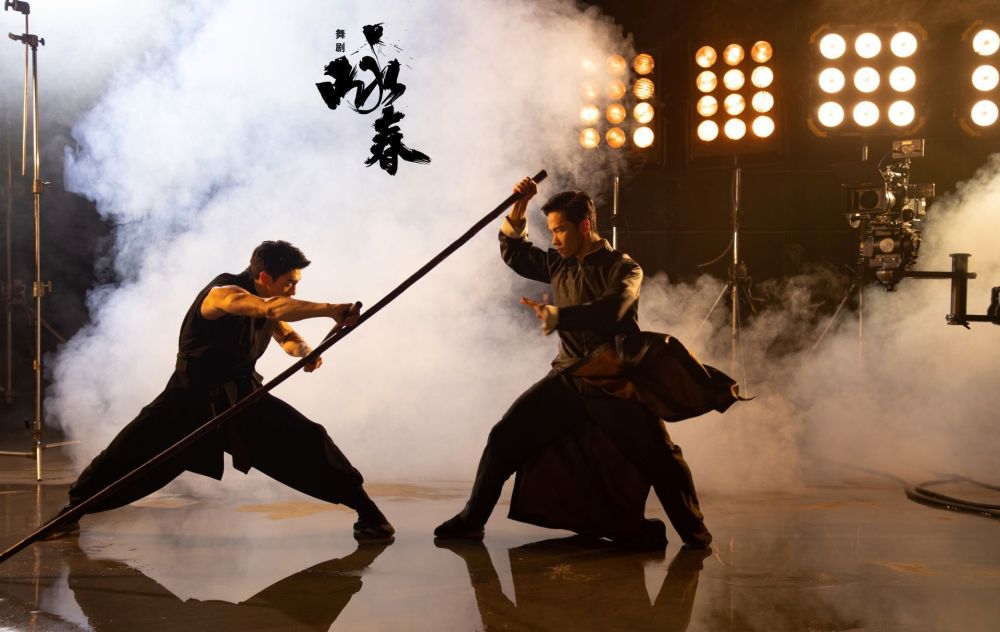 深圳出品舞剧《咏春》开启首演_腾讯新闻