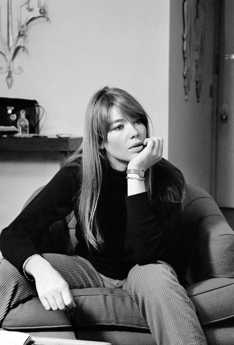 弗朗索瓦丝不仅是当时的流行偶像和时尚女神,还是yé