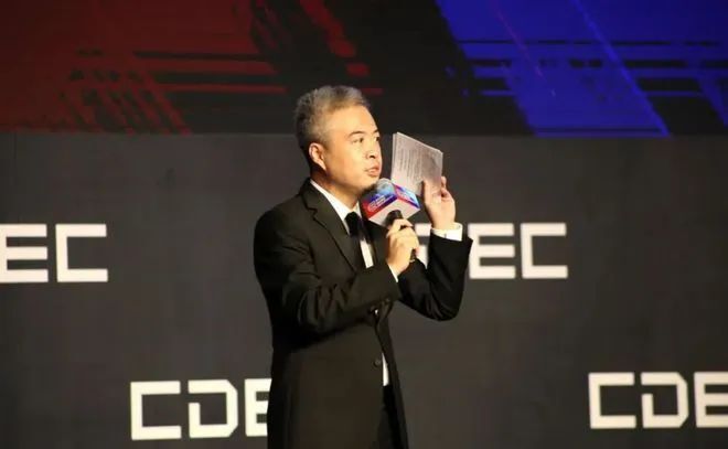 前者管得是钱袋子,谁贫谁富,后者管得是组织变动,谁上谁下.
