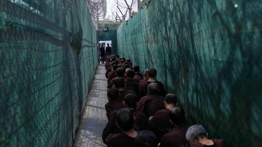 伊拉克机场周边激战，六轮空袭直逼高墙，军方严防5000多名囚犯趁乱突围_腾讯新闻