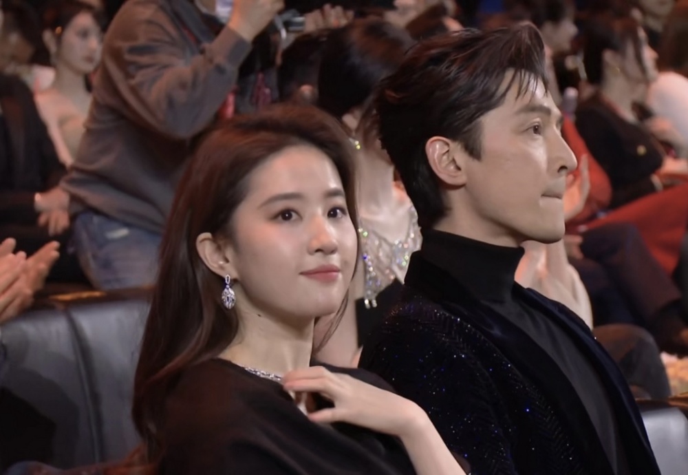 微博之夜迪丽热巴造型封神胡歌刘亦菲世纪同框