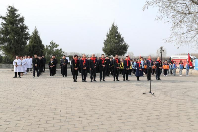 清明祭英烈大兴区长子营镇200余人到革命斗争纪念馆扫墓