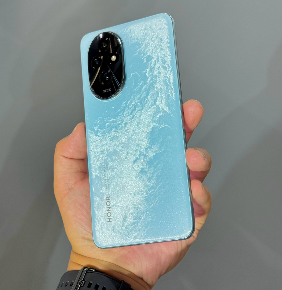 荣耀拍照手机“半价”清仓，12GB+512GB不到1500元，骁龙芯+长焦+100W快充
