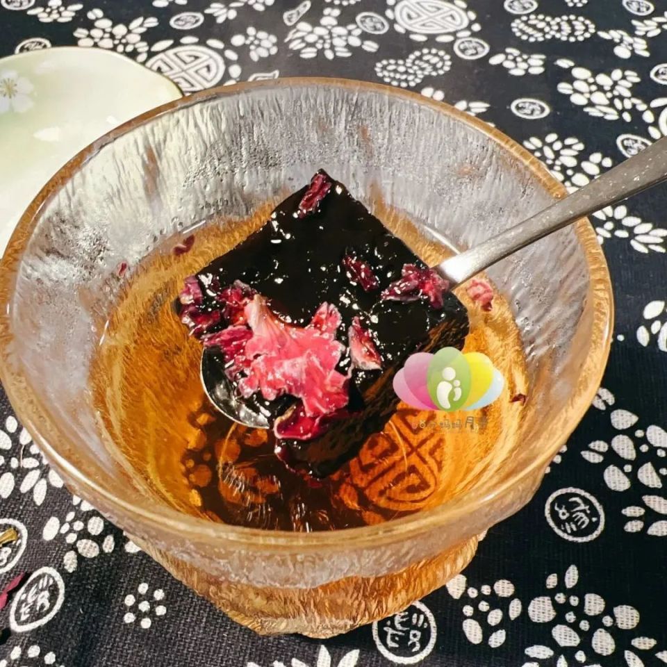 年近70的女星赵 雅芝在接受访谈时就曾说过,自己保持面色红润,好气质