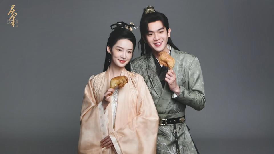 央视的官宣,确定会上星央视播出外,《庆余年2》也在男主张若昀自曝下