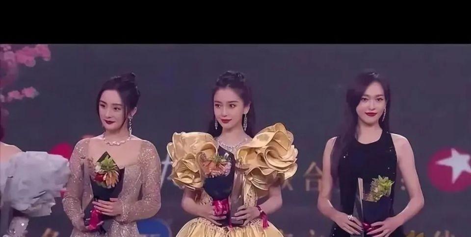 杨幂对待刘诗诗和杨颖生日不同态度,揭开了娱乐圈的"人情世故"_腾讯