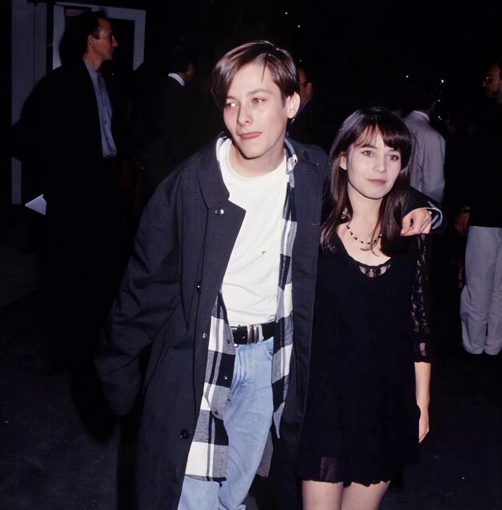 爱德华福隆年轻时颜值堪比小李子后来自甘堕落成笑柄