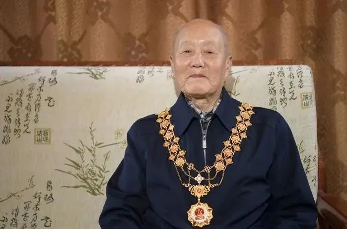 98歲共和國勳章獲得者去世赫赫戰功藏了63年