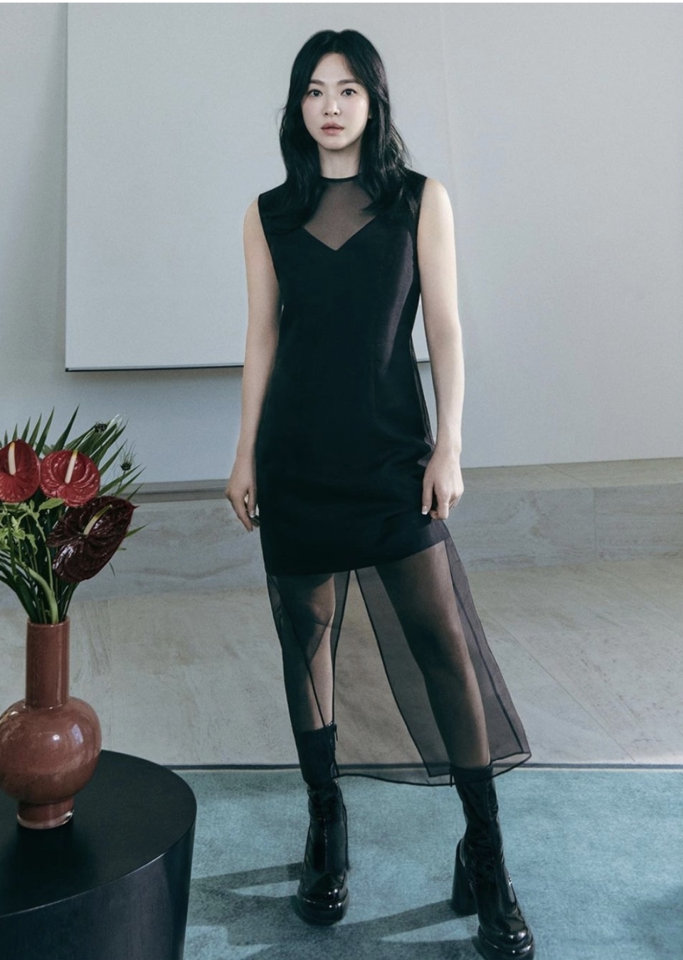 演绎别样风情,宋慧乔的时尚穿搭,尽显优雅气质