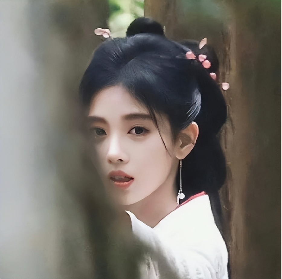 鞠婧祎花间令路透曝光蓝衣造型清透灵动男主黑衣太霸气