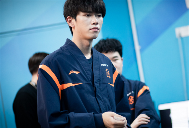 啼笑皆非的乌龙,omg选手aki吐槽落败原因,不知道夏季赛会不会走人