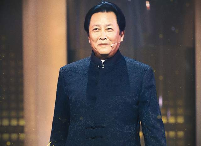 唐国强被传移民美国,经纪人发声否认:是中国国籍且今后更不会移民