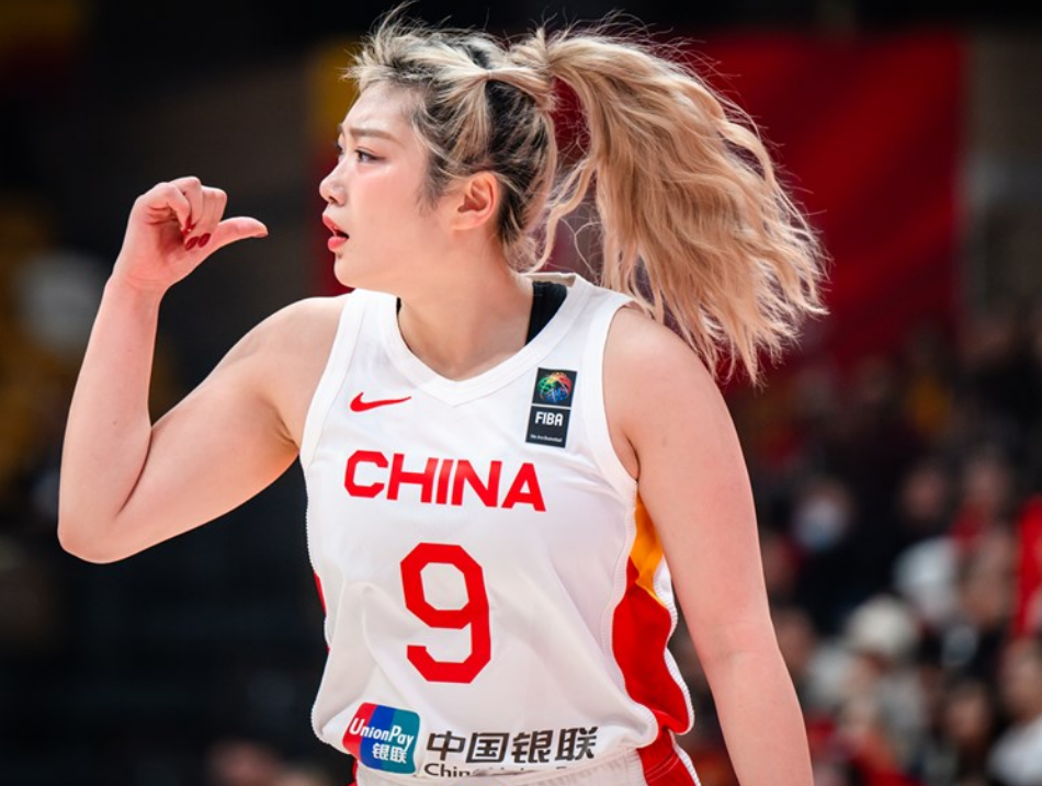 男篮啥时候出一个李梦这个级别的锋线?文/颜小白的篮球梦