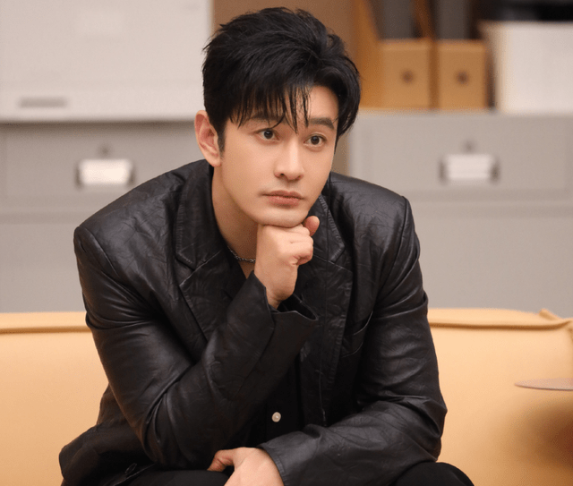 黄晓明叶珂出国被偶遇被曝复合见家长杨颖出事后高调秀恩爱