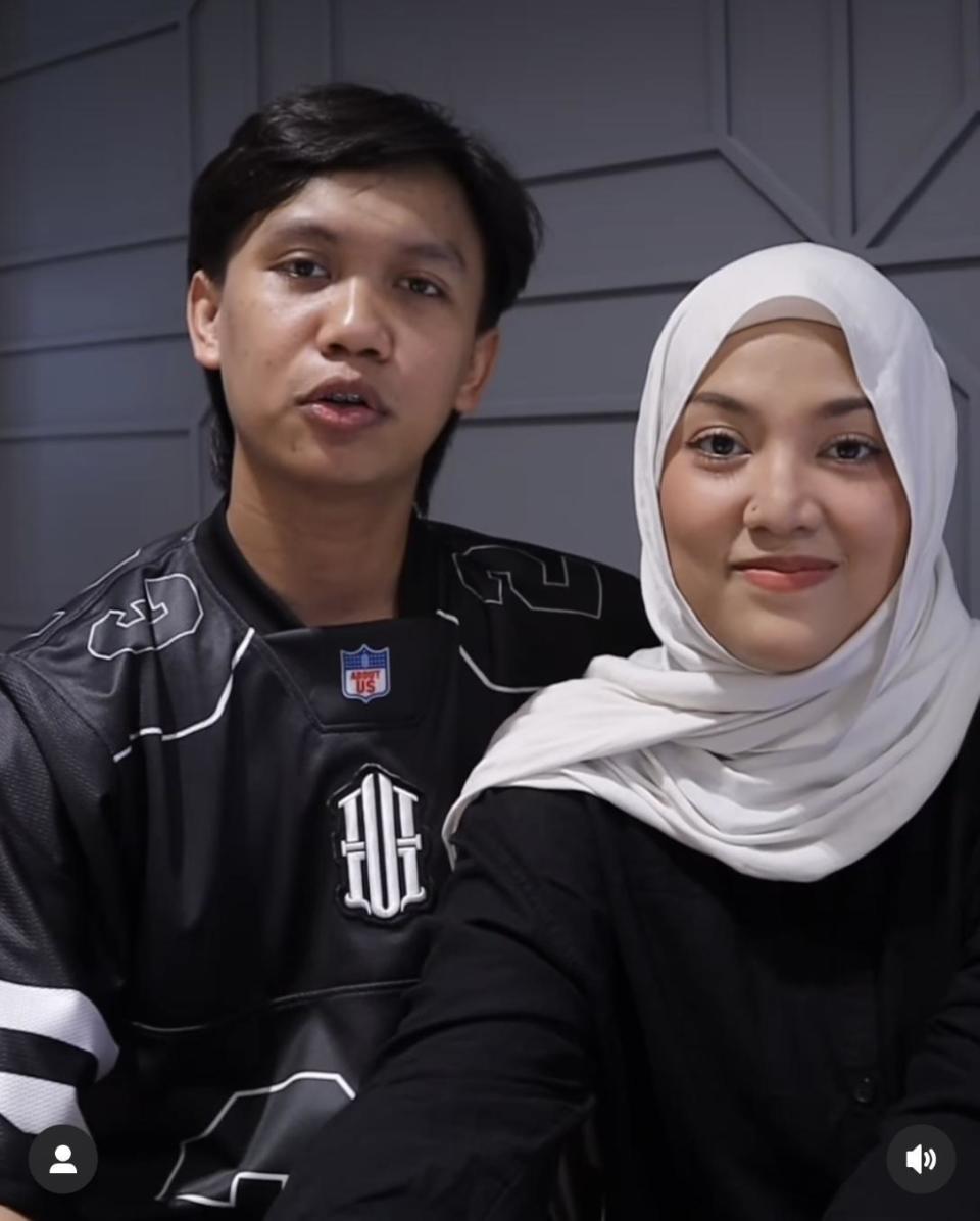 歌手茜拉再婚五个月后怀孕,25岁丈夫悲喜交加,弟弟妈妈相继离世