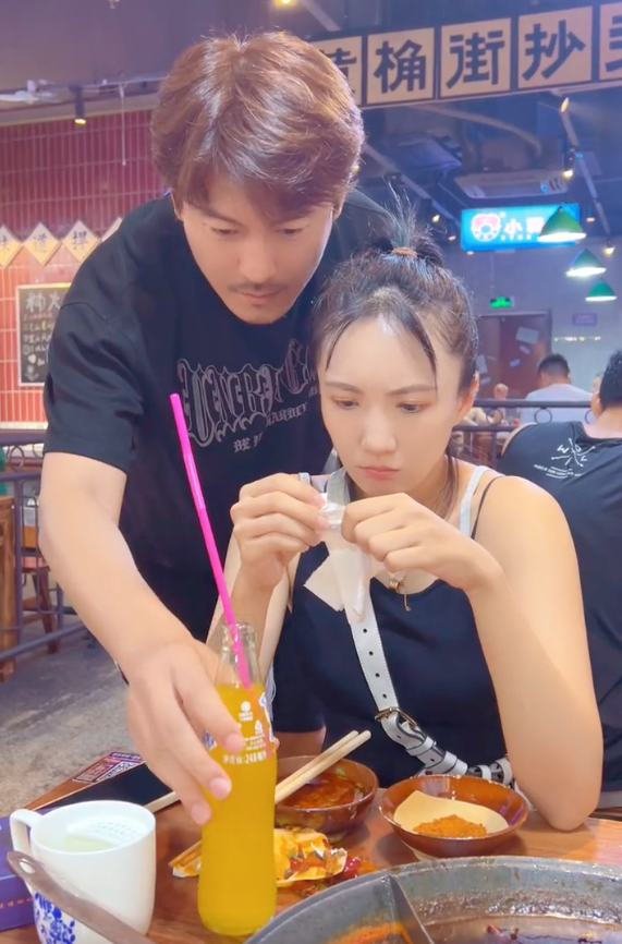王东家暴获老婆原谅后,夫妻外出用餐再争吵,收敛暴脾气主动哄妻