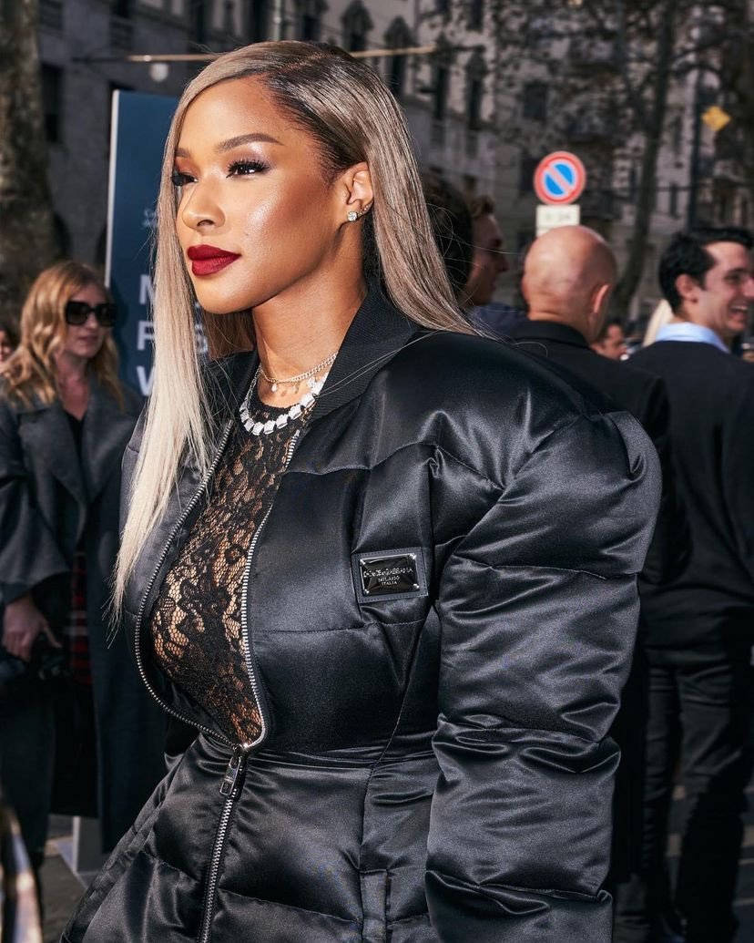 詹嫂性感亮相时装周 38岁詹姆斯喊话萨瓦娜:赶紧给我回家_腾讯新闻