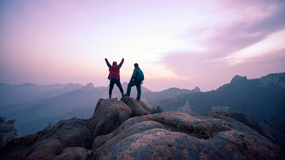 途牛《2023登山游消费报告》:这届年轻人越来越爱爬山了
