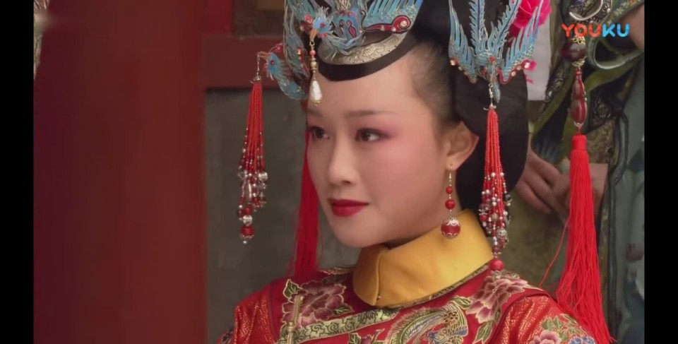 被外界戏称"千年老二"的蓝盈莹,曾因在古装剧《甄嬛传》中饰演浣碧一