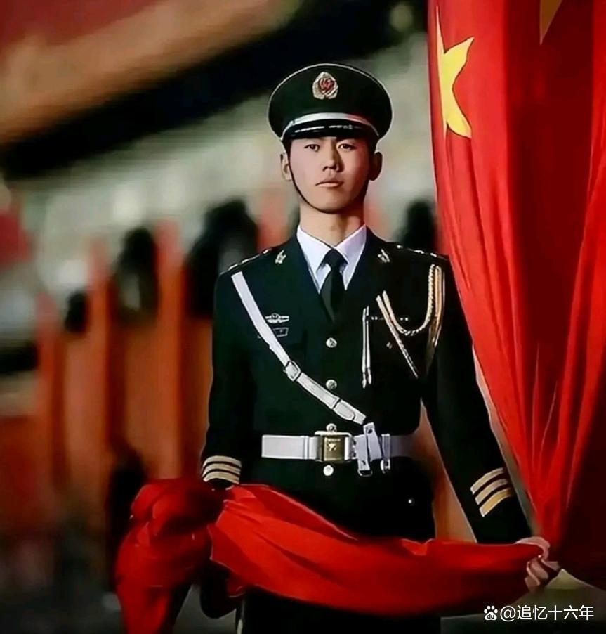 张自轩把人生中最美好的时光留在军营,7000次升旗每次都能准时准点