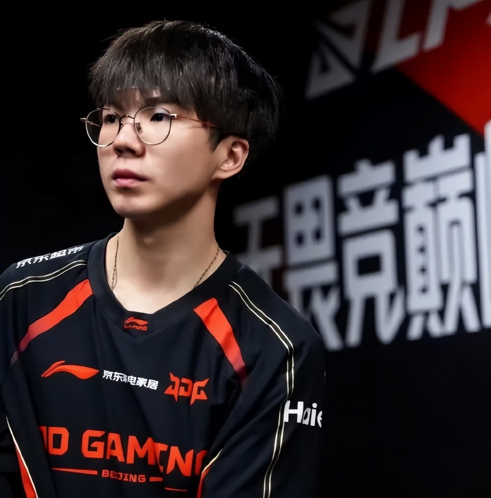 JDG真想换打野了，牙膏成功套话，小天：别人还在打，先别说_腾讯新闻