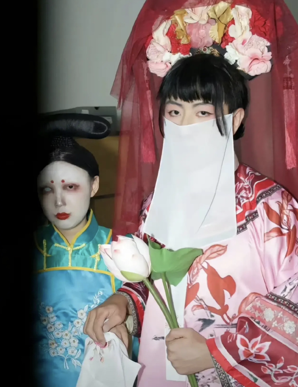 万圣节cos:「向太」好可爱,「蔡徐坤」打篮球,安陵容大获全胜_腾讯