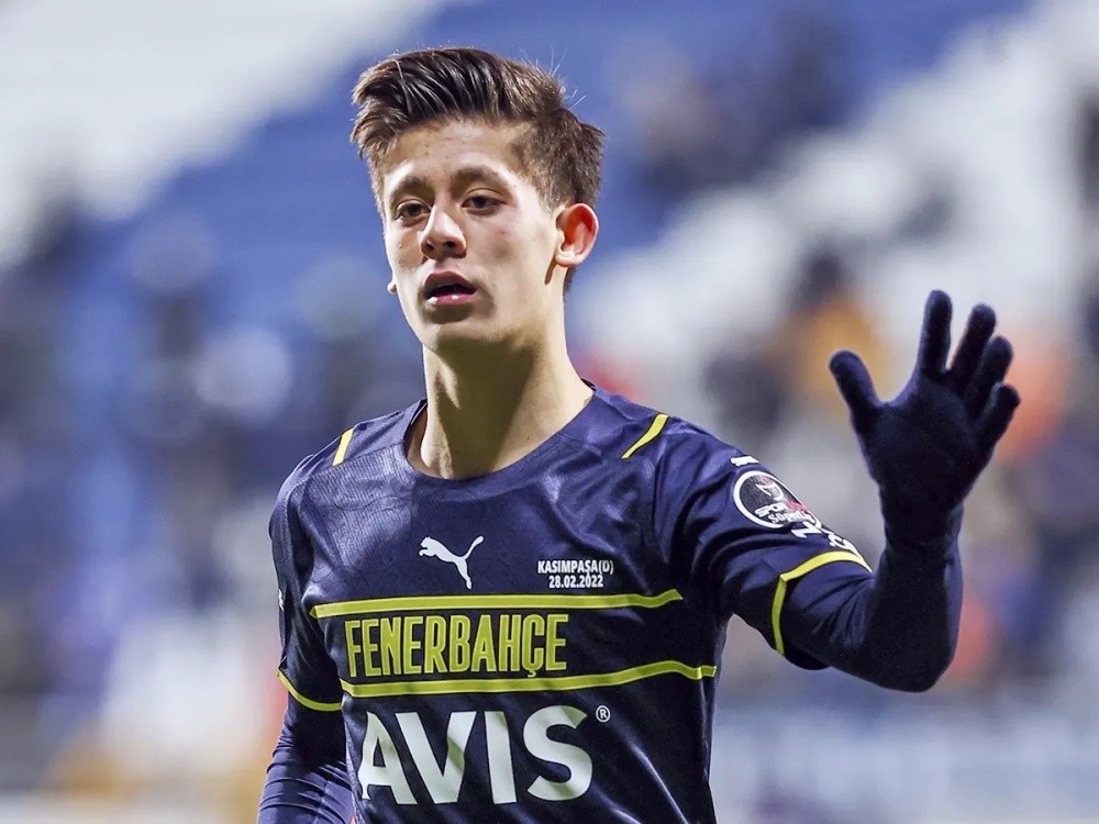 18岁超新星居勒尔引全欧哄抢,他是土耳其厄德高?_腾讯新闻