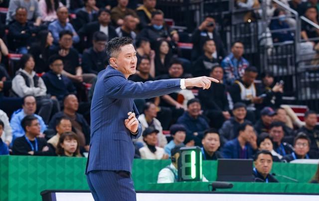 1年合同到期!杜锋不回广东队,连续三年无冠,朱芳雨还在犹豫