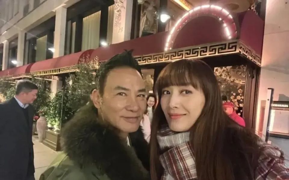任达华为何69岁还在拼，全部家产给小12岁娇妻，揭秘超模琦琦_腾讯新闻