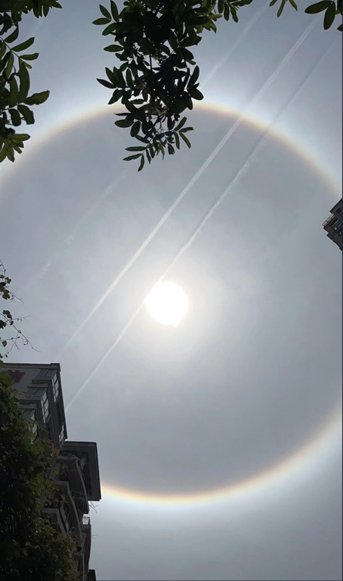 刚刚武汉上空惊现天象奇观