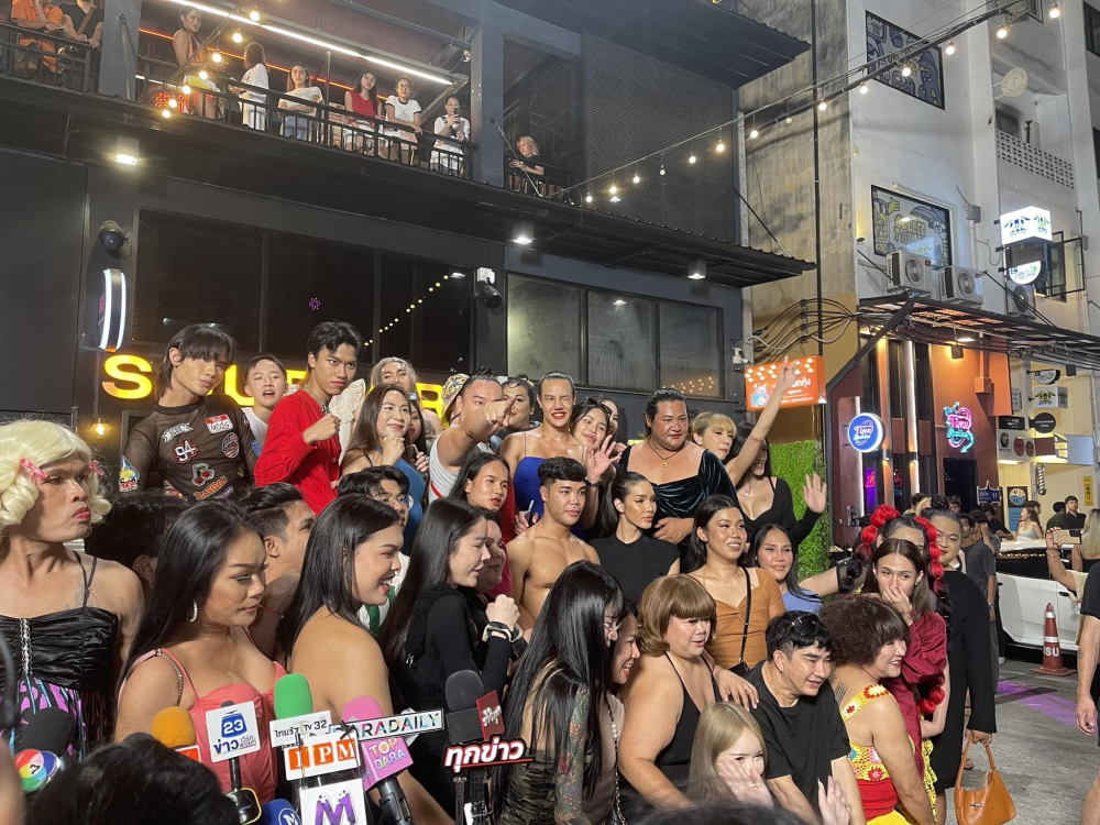 彻底火了大战菲律宾泰国人妖被知名导演邀请拍电影