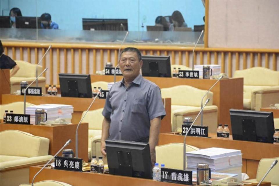 曾喊"是我开除民进党",前屏东县议员吴亮庆表态参选长治乡长