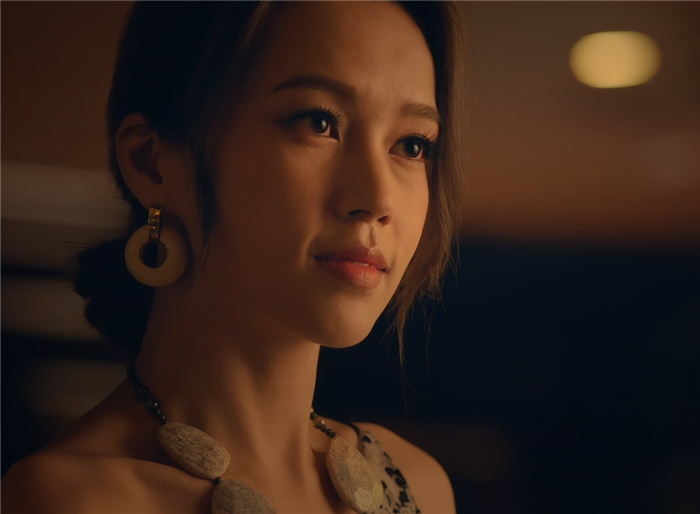 她的演艺生涯起点还是很高的,曾在《无间道2》中出演青年may,也就是