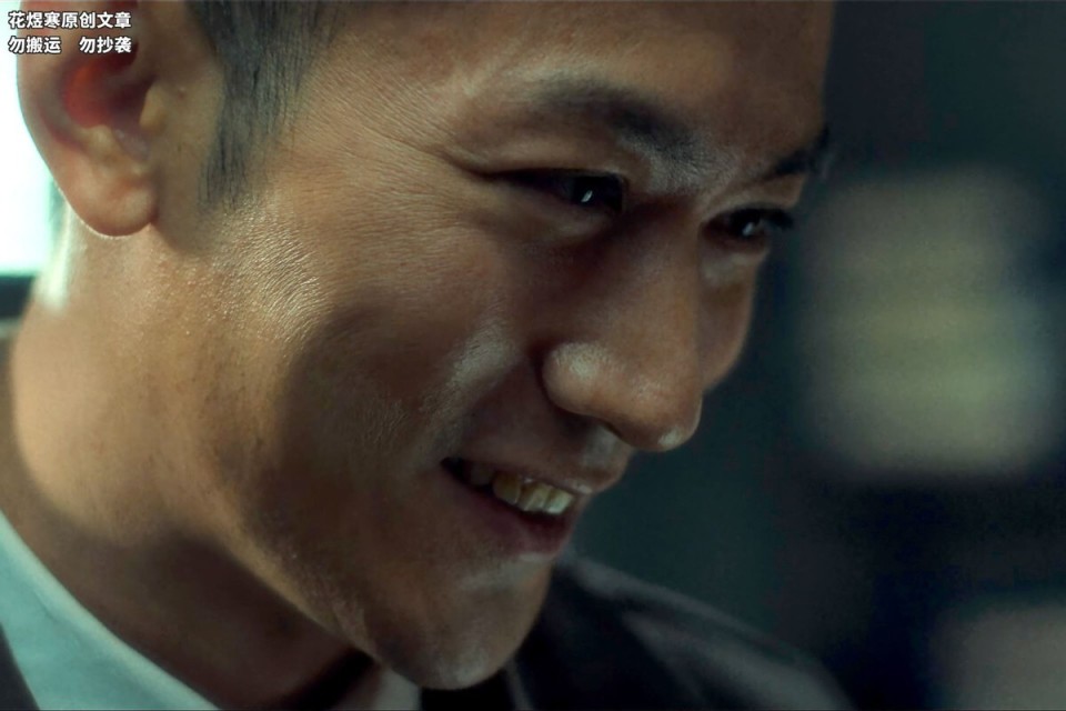 可最终李晟达并没有逃过那双无形大手,因为这一箱金条不仅不能属于他