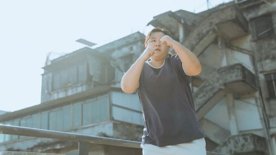 从月入三千到票房亿元女导演,她用血汗肉拍电影,一年狂瘦百斤