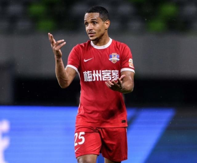 自己宣巴西前锋罗德里格续约梅州客家2023赛季为更高目标而战