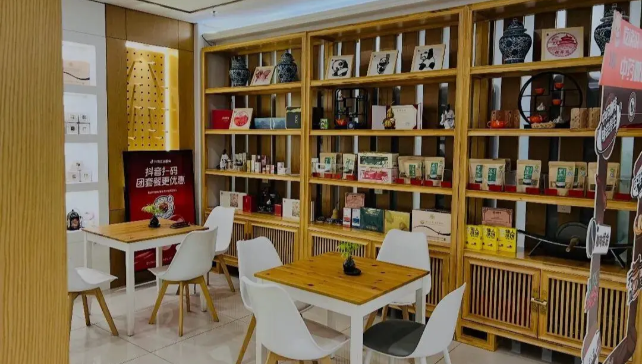 一杯咖啡卖28元，在医院开餐饮店成香饽饽了？