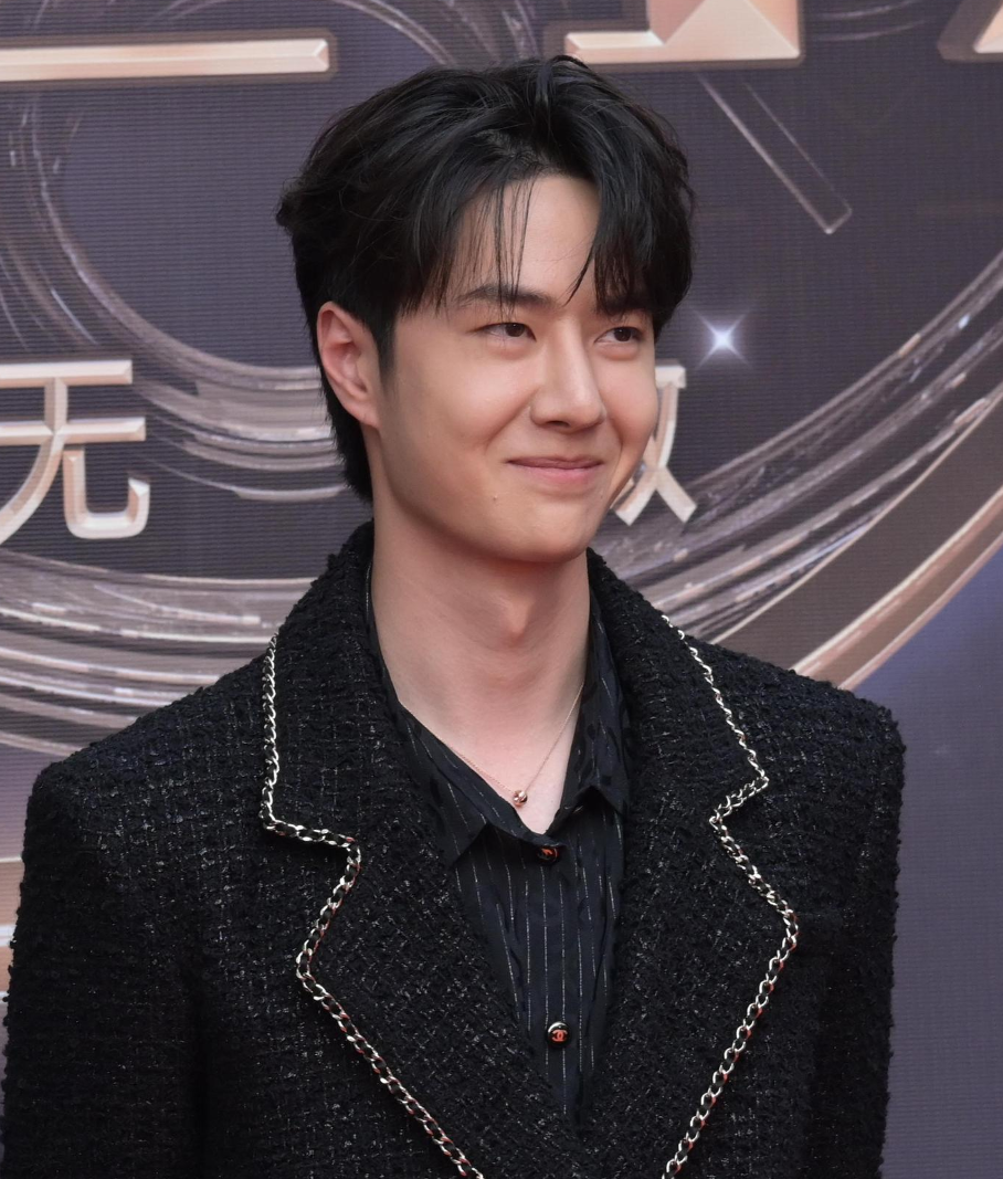 周冬雨眼肿,王一博长痘,张子枫眼妆花了-腾讯新闻