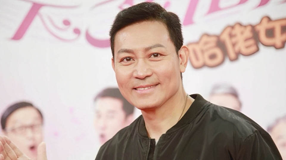 香港艺人曾伟权因肺癌离世三周年!曾和梅小惠恋爱13年