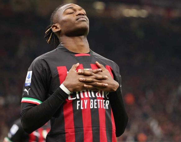 莱奥解约金条款已正式到期他将继续成为ac米兰新赛季的进攻核心