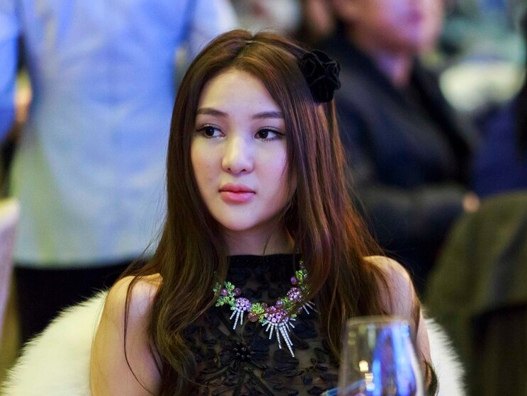 因炫富走红,32岁两次入狱,和女警恋爱,为何还有人感谢郭美美?