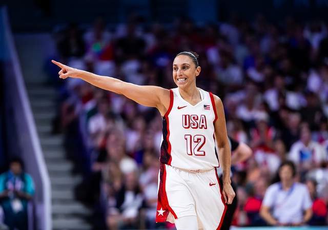 美国女篮奥运会开门红!豪取56连胜,威尔逊轰24 15