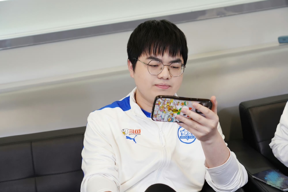 estar子阳为何不能飘9赛季7冠1亚还有唯一1个辅助fmvp