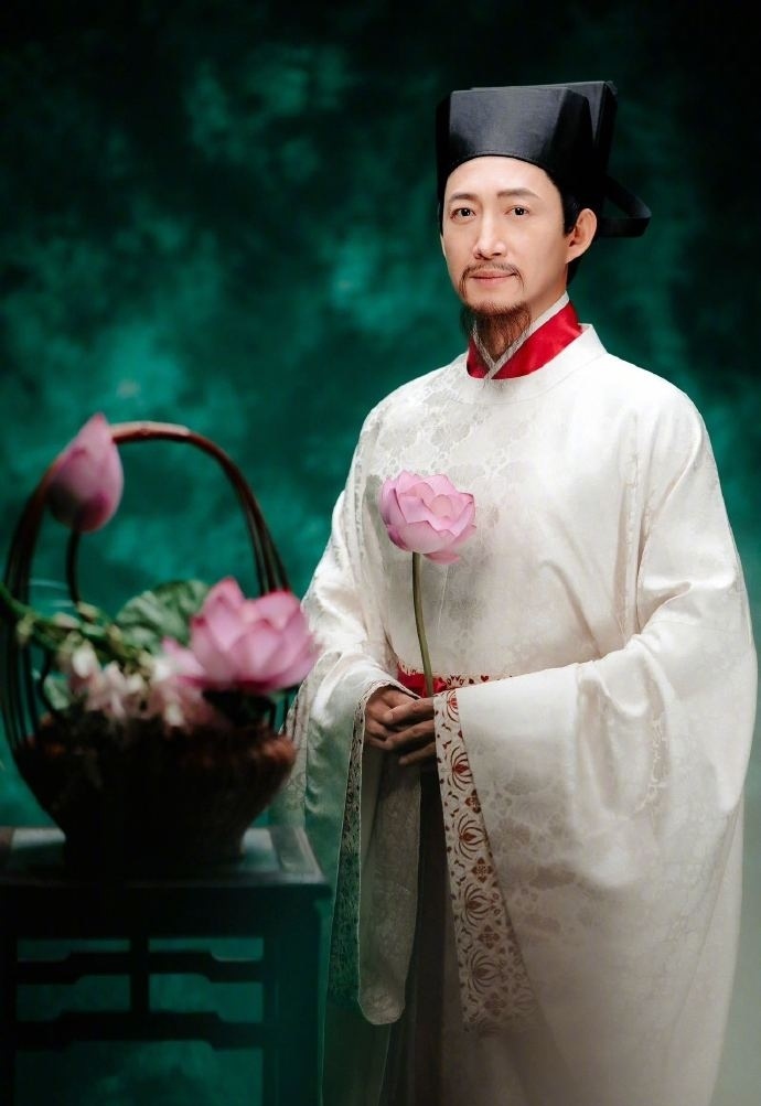 央视春晚《贺花神》封神，秦岚、李沁、王楚然超美，没认出刘学义_腾讯新闻