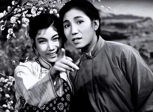 德艺双馨老艺术家赵丽蓉:曲折一生,人生最后十年绽放最美火花_腾讯