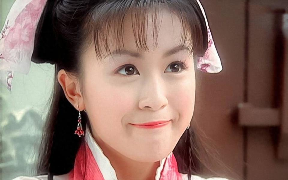 tvb选人的标准,胡杏儿听话,佘诗曼情商高,颜值高低不重要