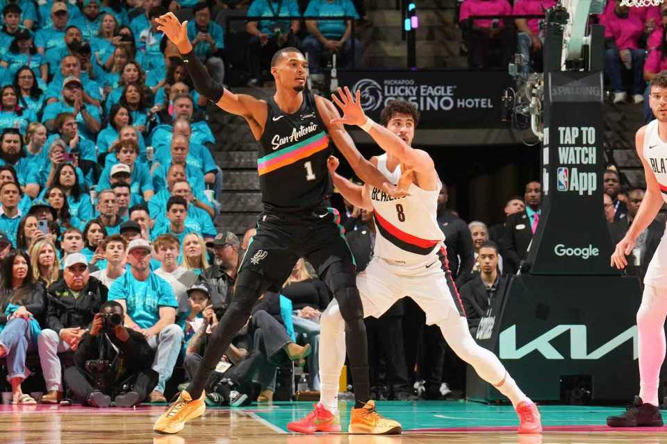 文班兩節21分對飈阿夫迪亞19分 馬刺半場領先10分楊瀚森未登場